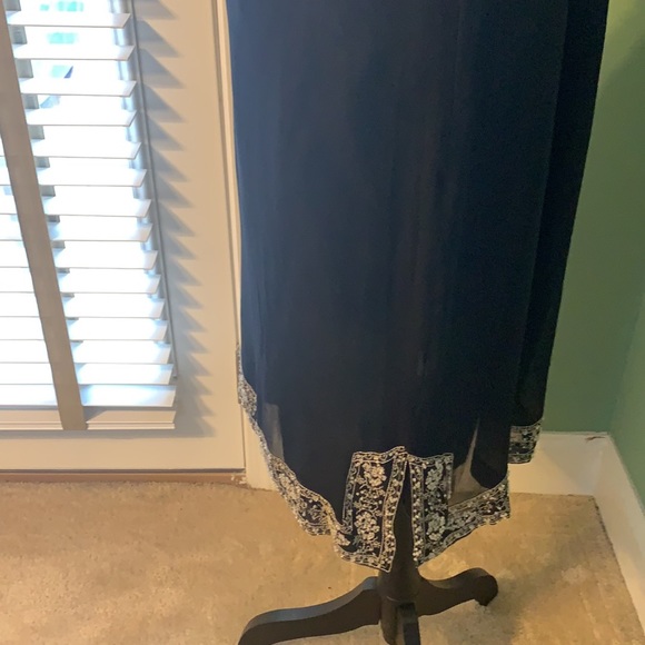 iCe 100% Black Silk Skirt with embroidered and beaded hem. - Picture 4 of 9